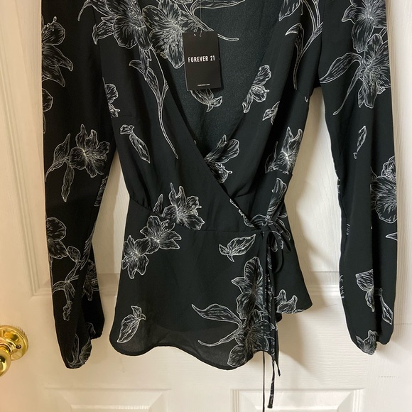 Forever 21 blouse - Picture 2 of 2